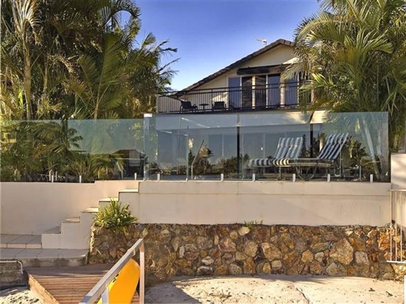 10 Hume Parade, Paradise Point QLD 4216
