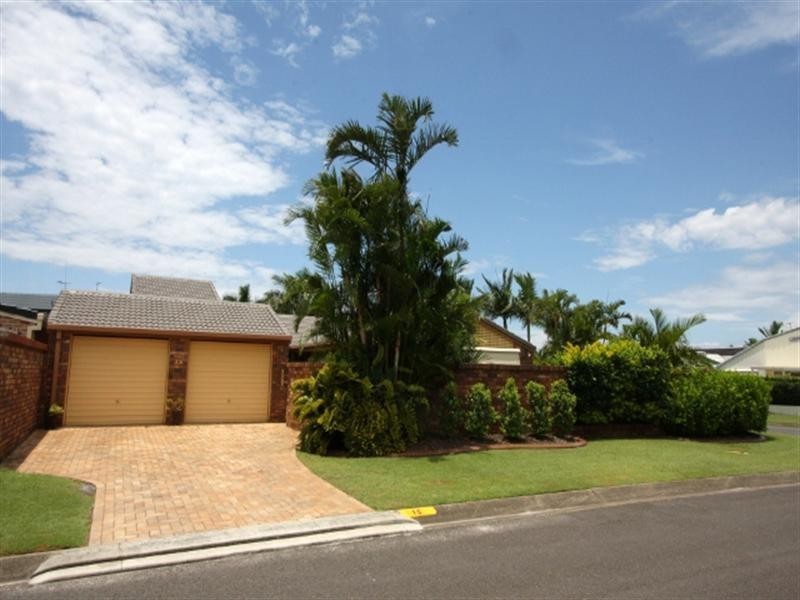 15 Midnight Court, Runaway Bay QLD 4216