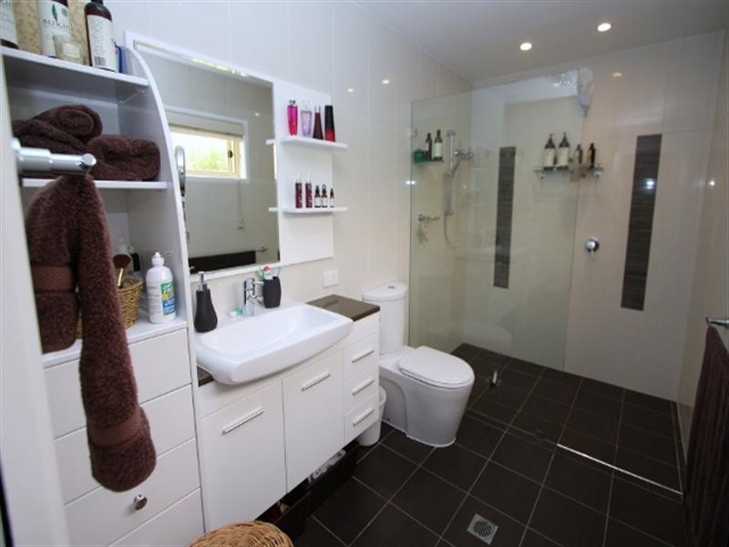 15 Midnight Court, Runaway Bay QLD 4216