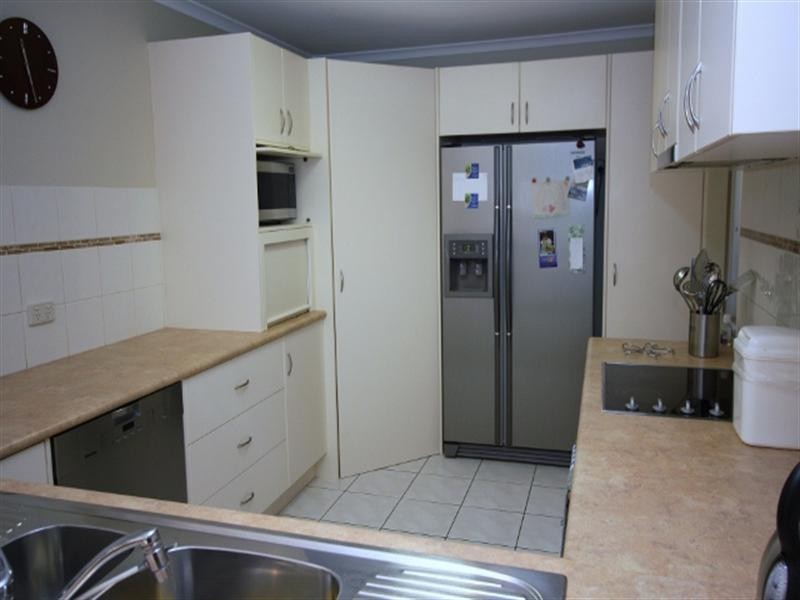 15 Midnight Court, Runaway Bay QLD 4216