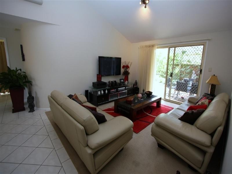 15 Midnight Court, Runaway Bay QLD 4216