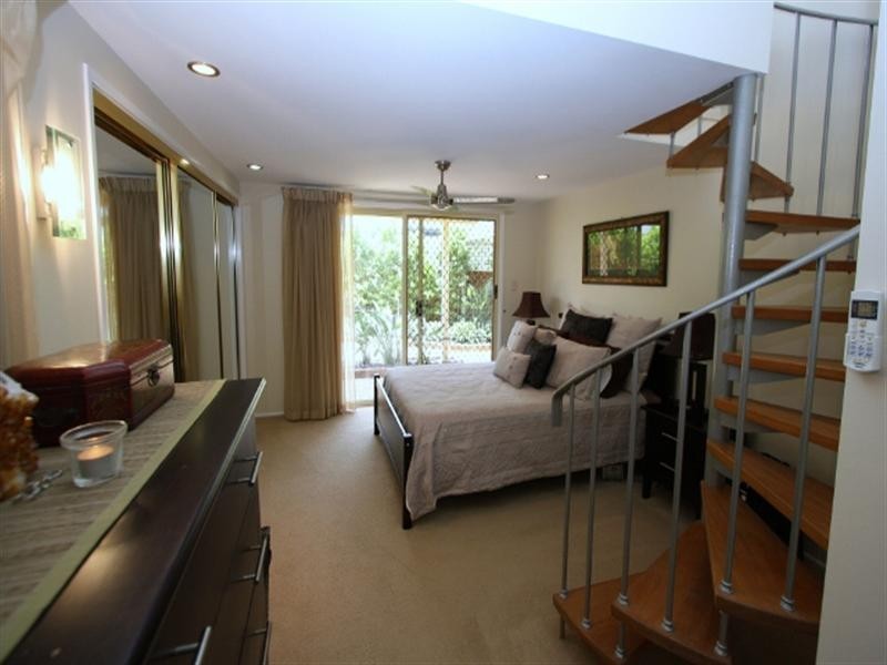 15 Midnight Court, Runaway Bay QLD 4216