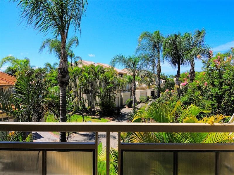 54/100 Morala Avenue “Oasis Villas”, Runaway Bay QLD 4216