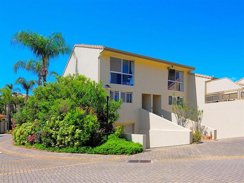 54/100 Morala Avenue “Oasis Villas”, Runaway Bay QLD 4216