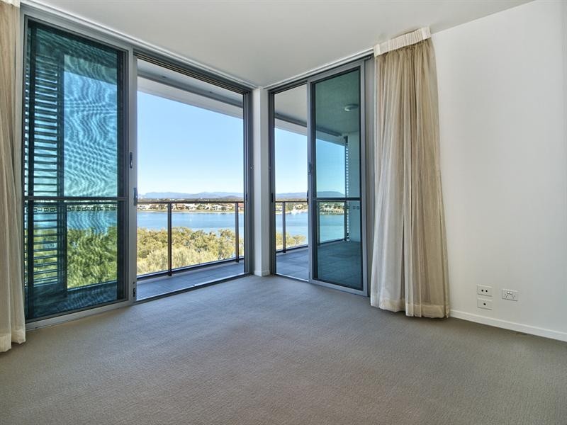 30602 Ephraim Island, Paradise Point QLD 4216