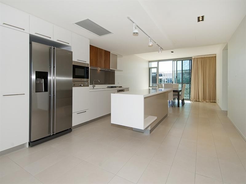 30602 Ephraim Island, Paradise Point QLD 4216