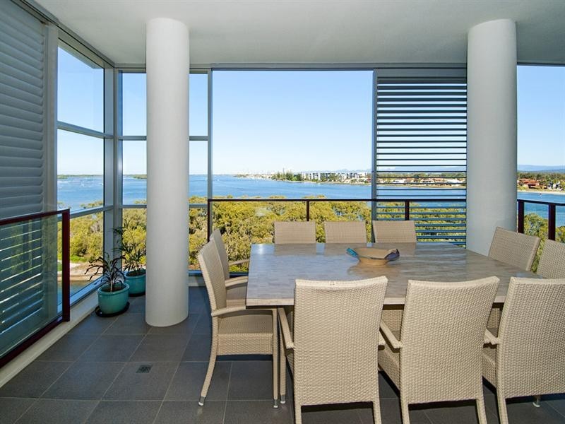 30601 Ephraim Island, Paradise Point QLD 4216