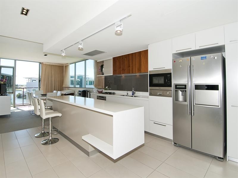 30601 Ephraim Island, Paradise Point QLD 4216