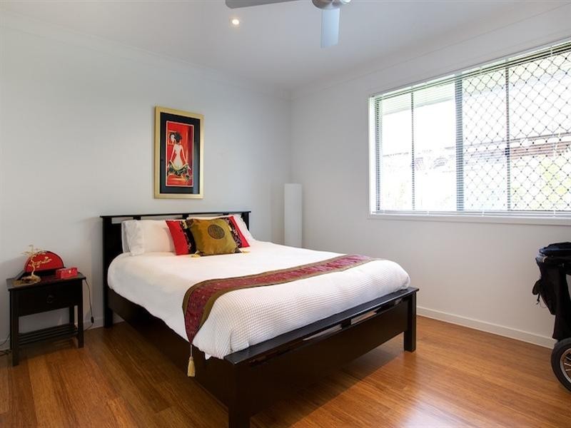 20 Tradewinds Avenue, Paradise Point QLD 4216