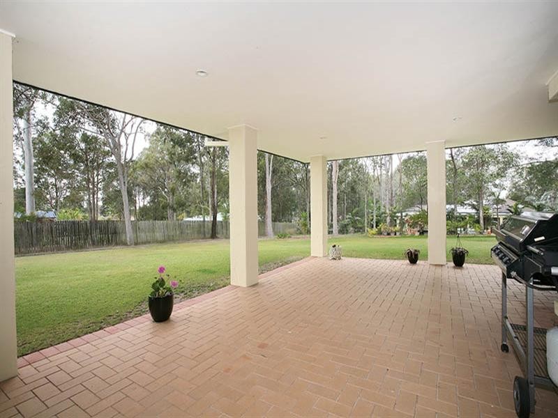 6 Belltop Court, Helensvale QLD 4212