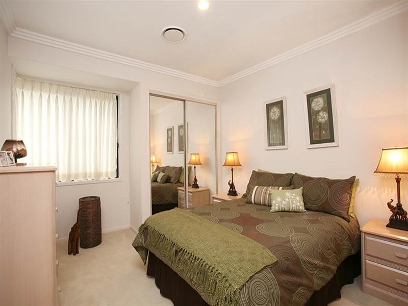 6 Belltop Court, Helensvale QLD 4212