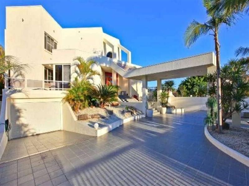 55 Lindsay Parade, Paradise Point QLD 4216
