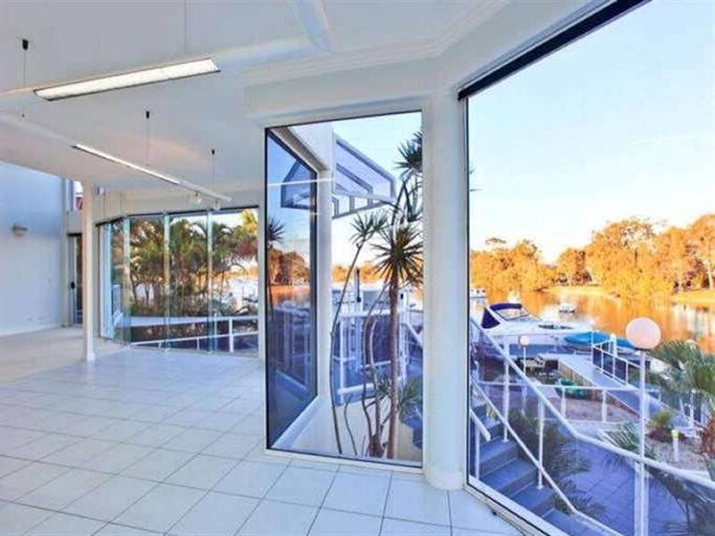 55 Lindsay Parade, Paradise Point QLD 4216