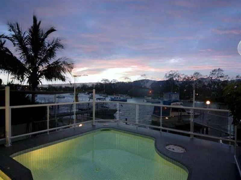 55 Lindsay Parade, Paradise Point QLD 4216