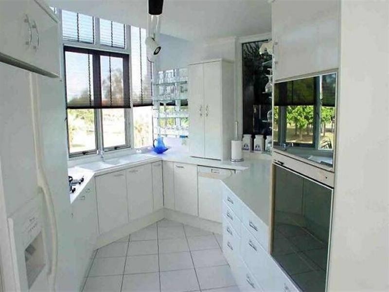 55 Lindsay Parade, Paradise Point QLD 4216