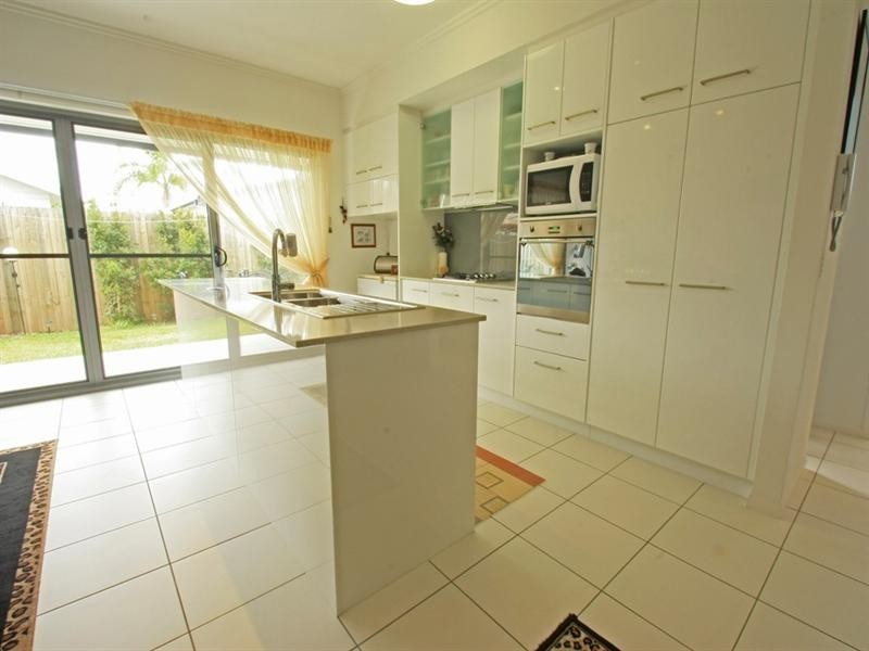 27/1 Manacor Place, Coombabah QLD 4216