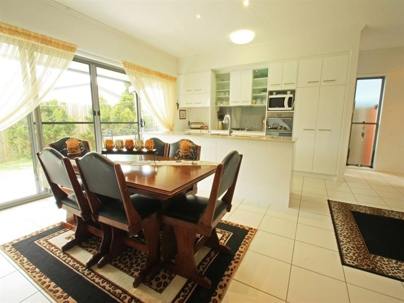 27/1 Manacor Place, Coombabah QLD 4216