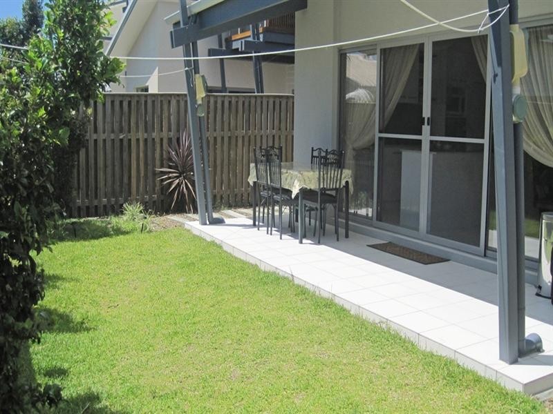 27/1 Manacor Place, Coombabah QLD 4216