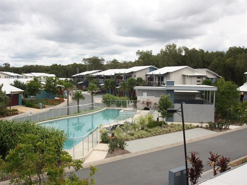 27/1 Manacor Place, Coombabah QLD 4216