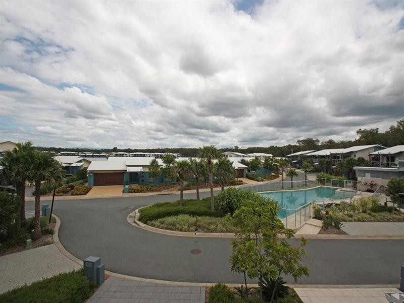 27/1 Manacor Place, Coombabah QLD 4216