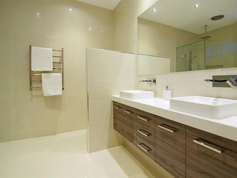 Sovereign Islands QLD 4216