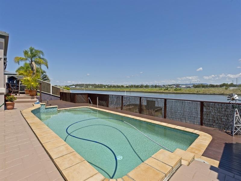 34 Anchorage Way, Biggera Waters QLD 4216