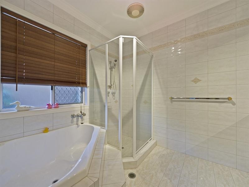 34 Anchorage Way, Biggera Waters QLD 4216