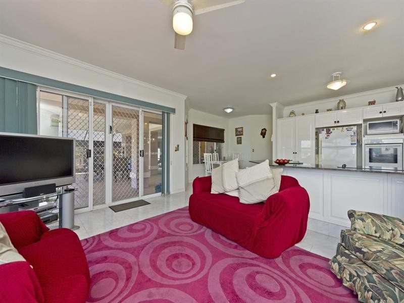 34 Anchorage Way, Biggera Waters QLD 4216