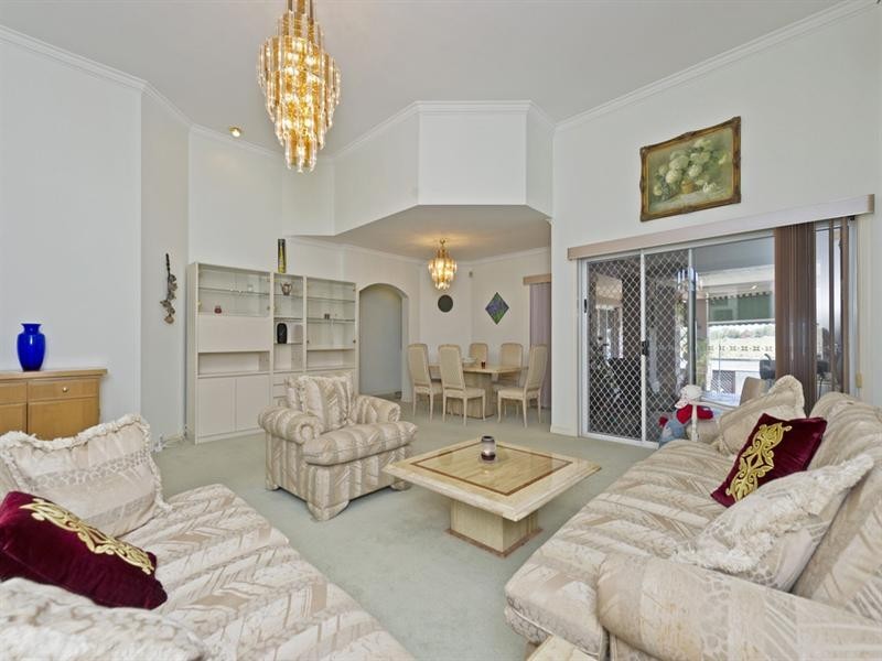 34 Anchorage Way, Biggera Waters QLD 4216