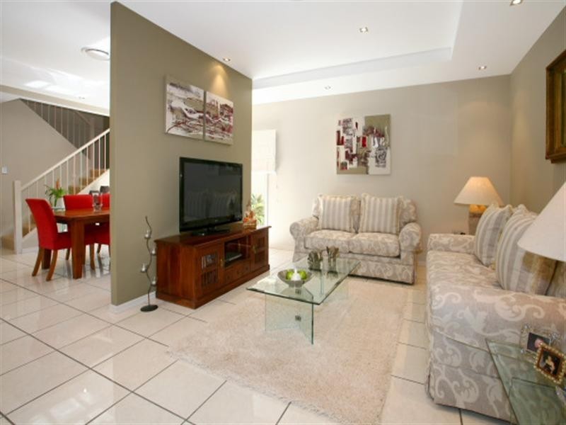 539 Oyster Cove Promenade, Helensvale QLD 4212