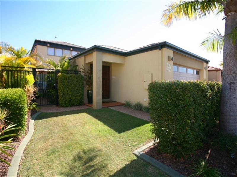 539 Oyster Cove Promenade, Helensvale QLD 4212