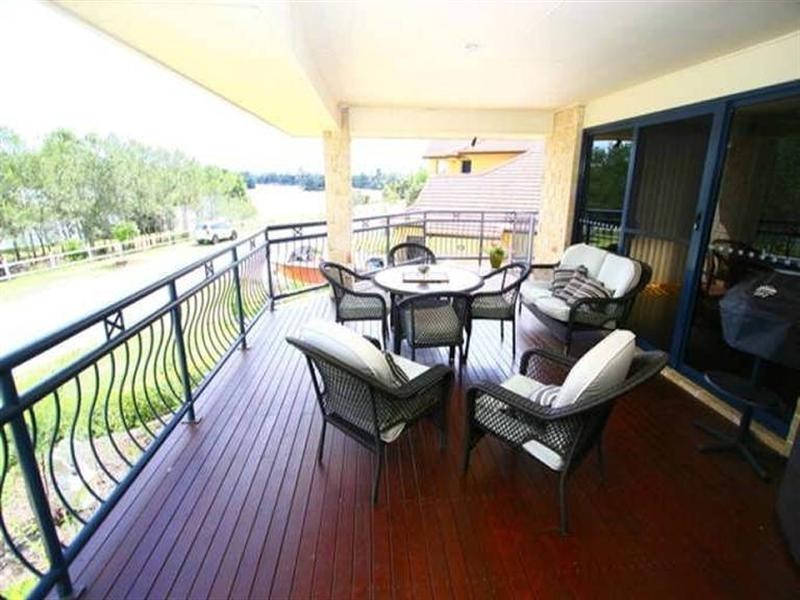 24 Brittany Drive, Oxenford QLD 4210