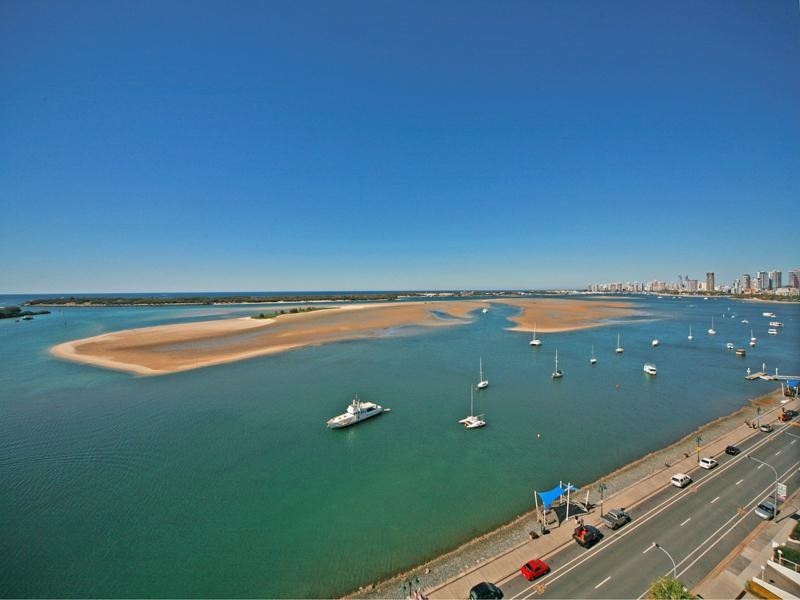 60/326 Marine Parade, Labrador QLD 4215