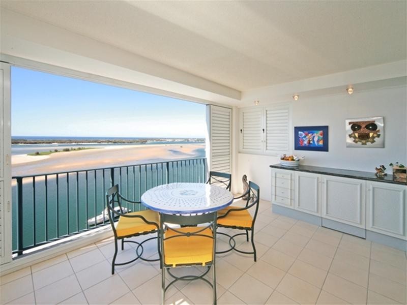 60/326 Marine Parade, Labrador QLD 4215