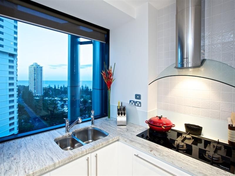 26/11 Peak Avenue, Main Beach QLD 4217