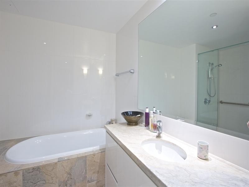 26/11 Peak Avenue, Main Beach QLD 4217