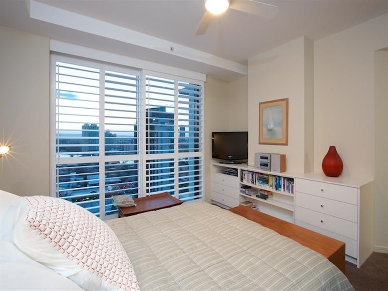 26/11 Peak Avenue, Main Beach QLD 4217