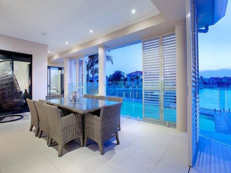 33 The Peninsula, Sovereign Islands QLD 4216
