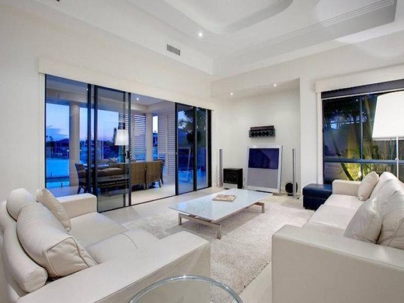 33 The Peninsula, Sovereign Islands QLD 4216