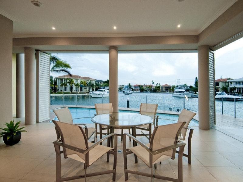 33 The Peninsula, Sovereign Islands QLD 4216