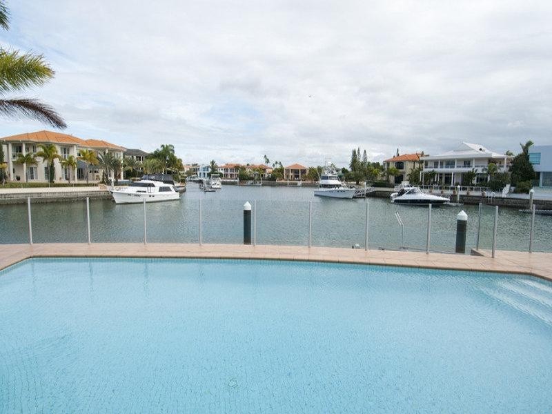 33 The Peninsula, Sovereign Islands QLD 4216