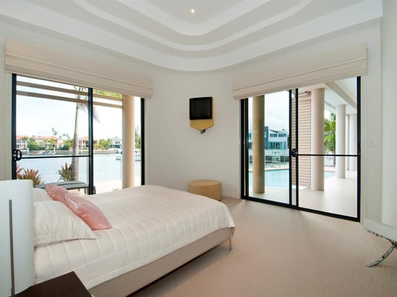 33 The Peninsula, Sovereign Islands QLD 4216