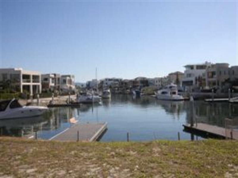 70 The Sovereign Mile, Sovereign Islands QLD 4216