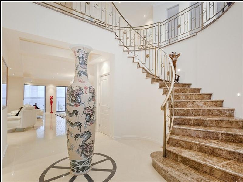 37 King Arthurs Court, Sovereign Islands QLD 4216