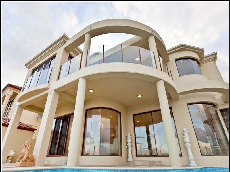 37 King Arthurs Court, Sovereign Islands QLD 4216