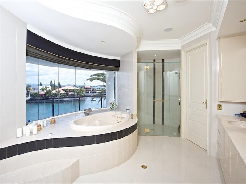 64 King Charles Drive, Sovereign Islands QLD 4216