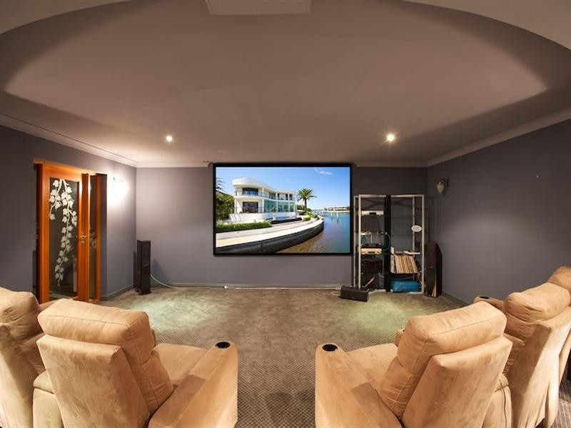 64 King Charles Drive, Sovereign Islands QLD 4216