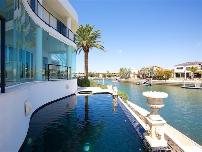 64 King Charles Drive, Sovereign Islands QLD 4216