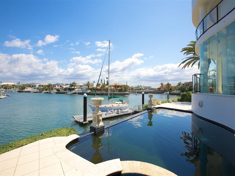 64 King Charles Drive, Sovereign Islands QLD 4216