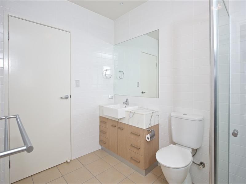 74/1 Halcyon Way, Hope Island QLD 4212